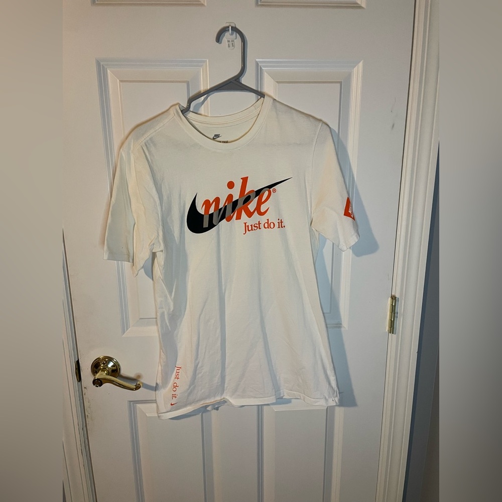 Nike Just Do It Shirt size Medium